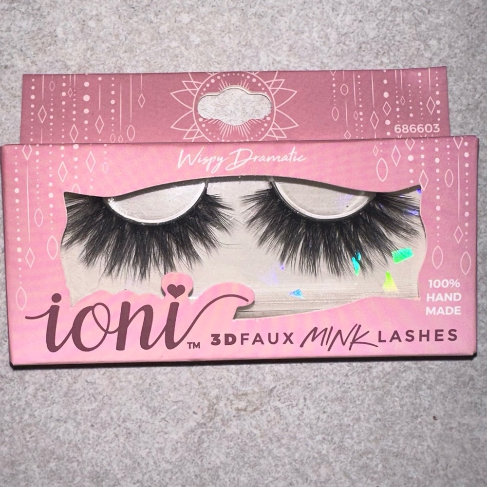 Brand new ioni eyelashes